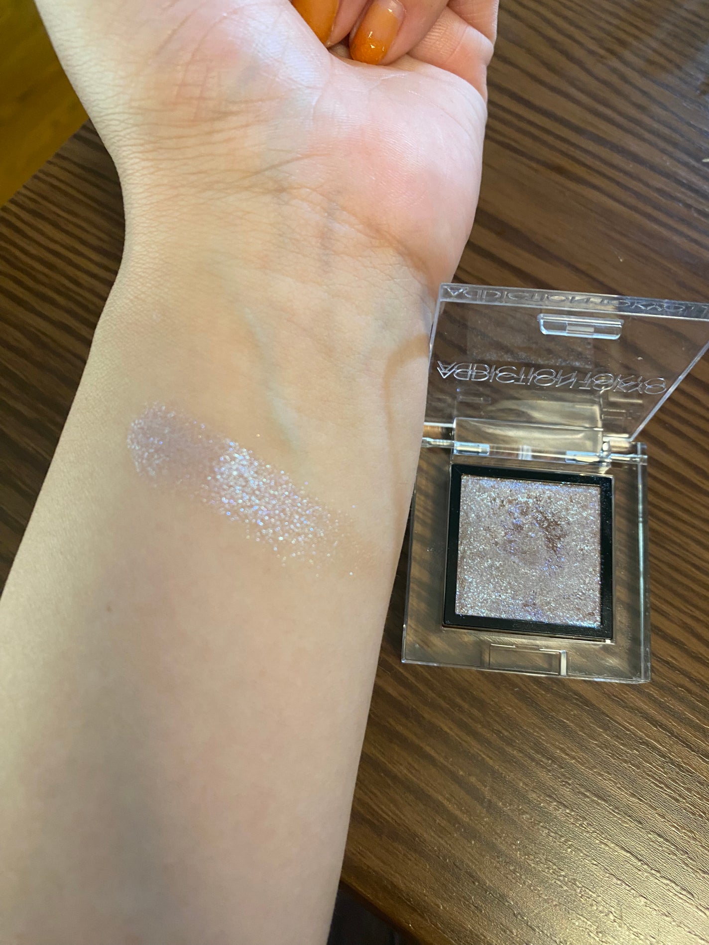 アディクション ザ アイシャドウ スパークル/ADDICTION/単色アイシャドウを使ったクチコミ(2枚目)