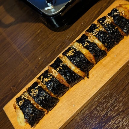 真紅 on LIPS 「韓国料理豚友家様でチーズサムギョプサルキムチ巻きチーズキンパを..」(4枚目)