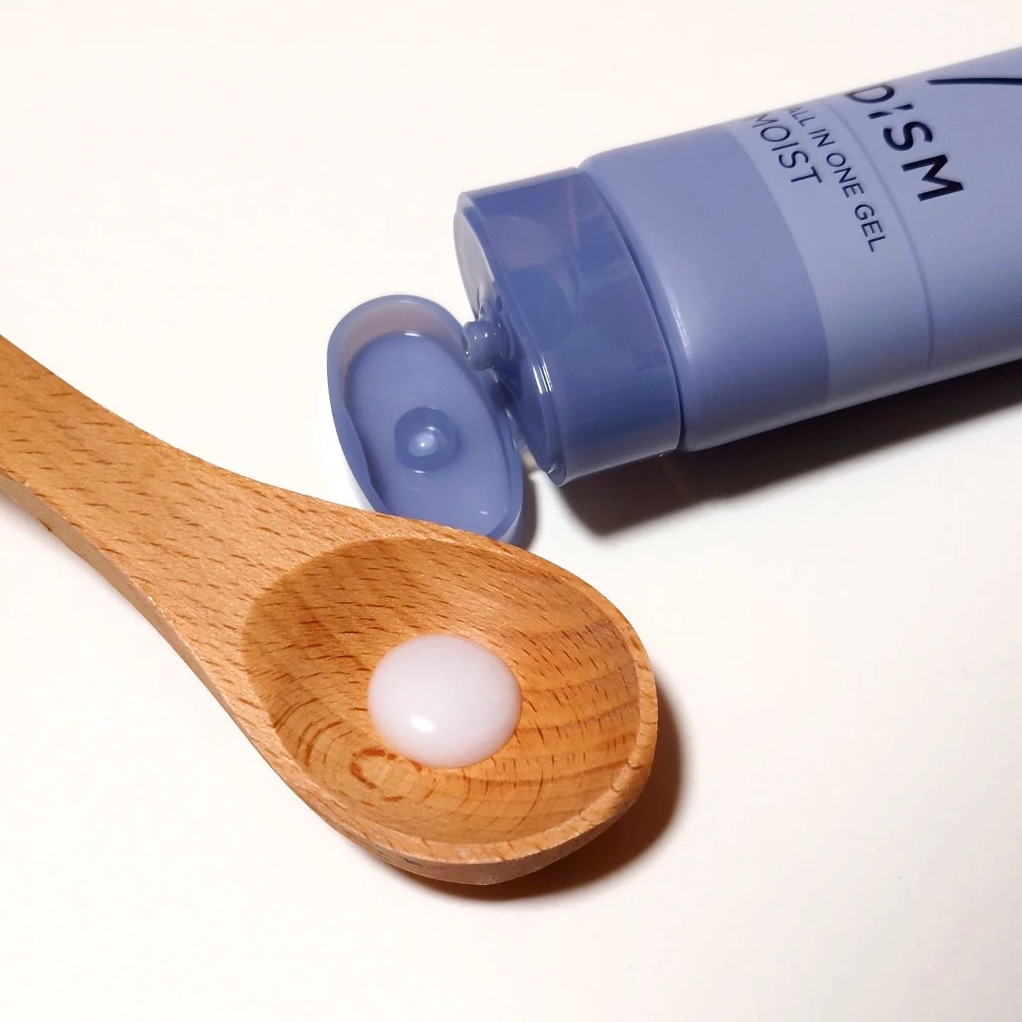 ディズム オールインワンジェル モイスト [しっとりタイプ]/DISM/オールインワン化粧品を使ったクチコミ（2枚目）