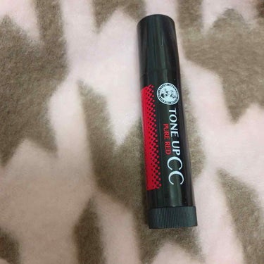 メンソレータムカラーリップです💄

元々KATEのCCリップクリームを使っていたのですが、ポケットに入れたまま洗濯してしまってダメになってしまい、、、😭このリップがドラッグストアで198円だったので買い