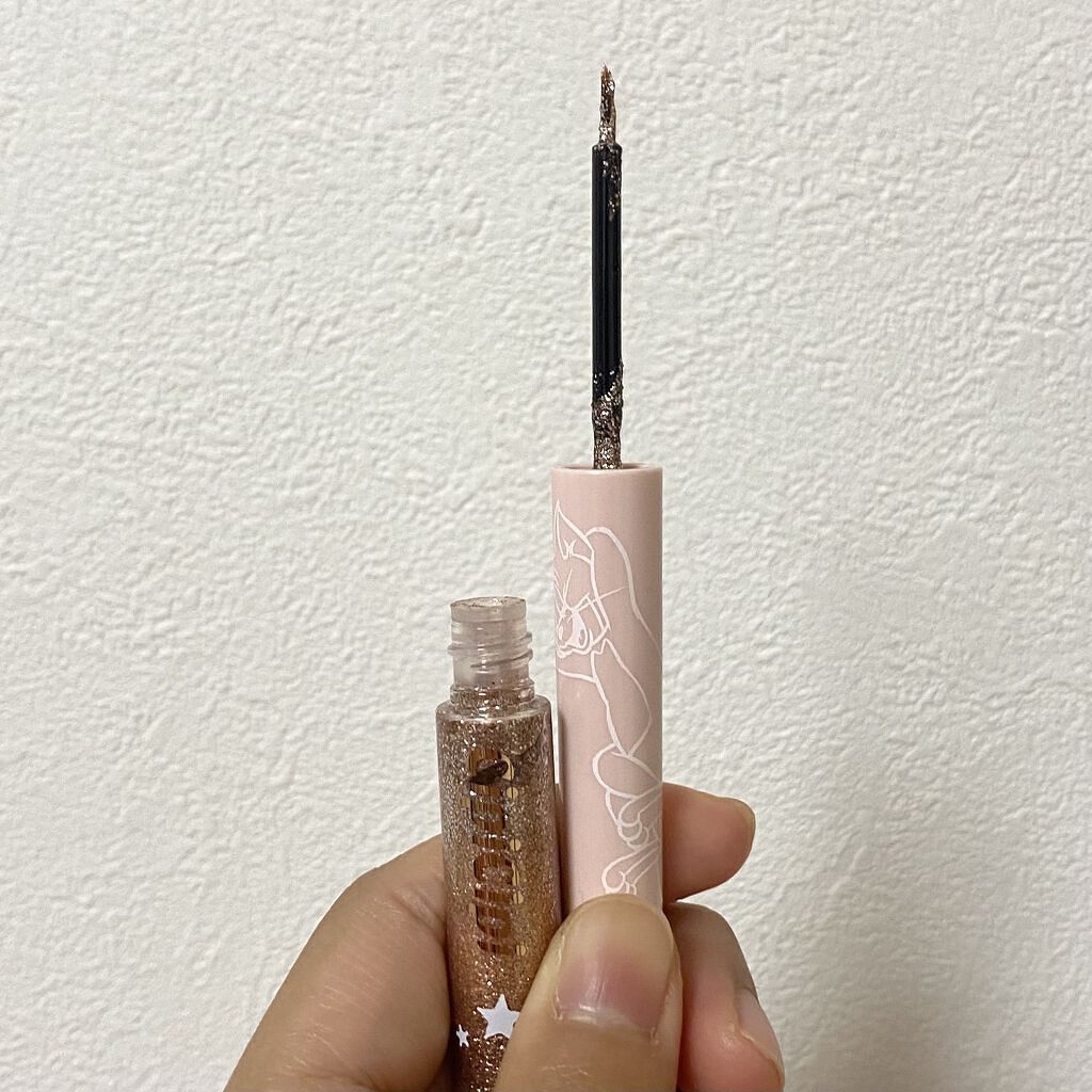 グリッターイルミネーションライナー/CipiCipi/リキッドアイライナーを使ったクチコミ（2枚目）