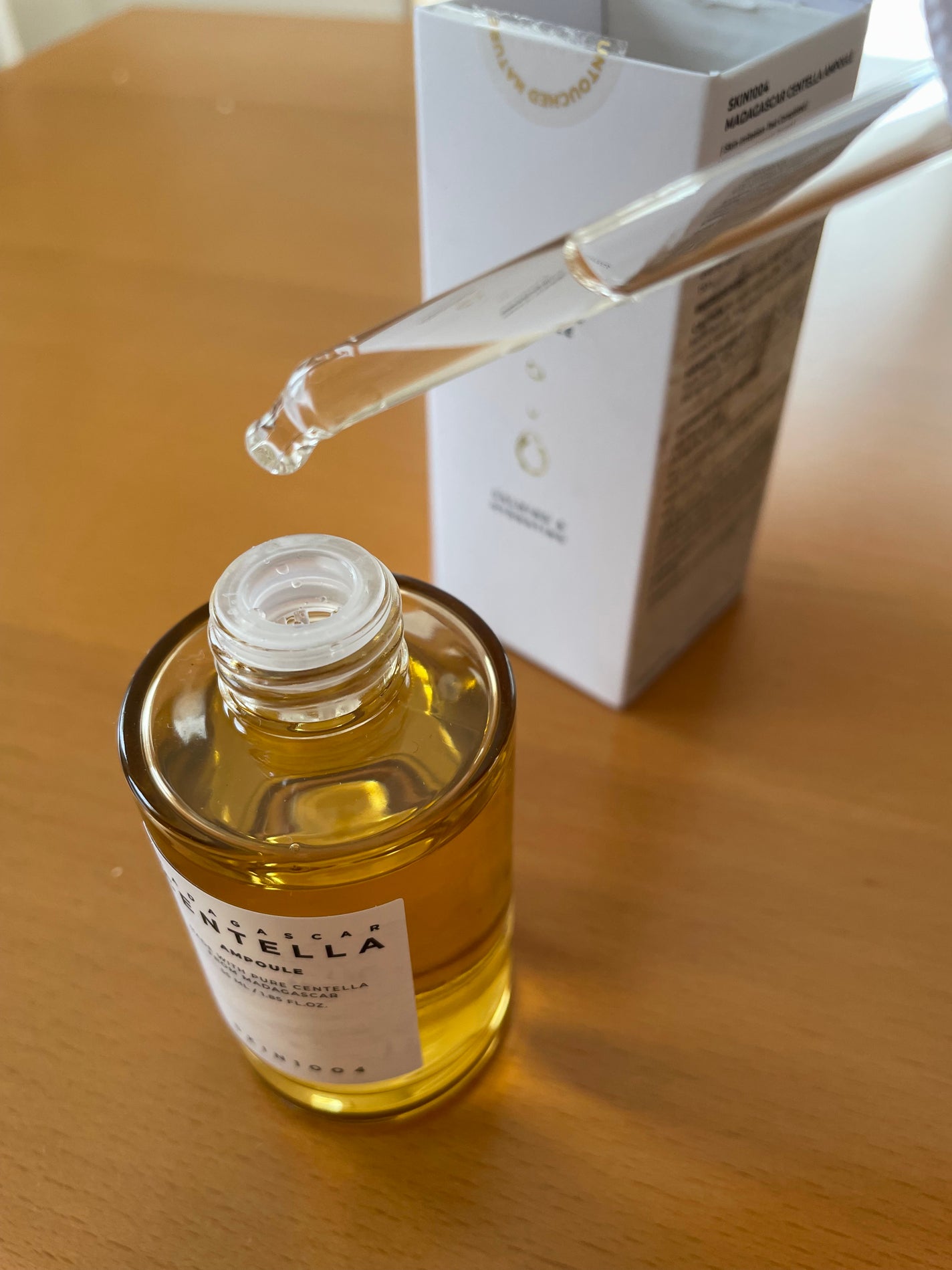 T→Y&M on LIPS 「メイクが溶けます!ワンプッシュで1回分がでます。(わりと勢いい..」(2枚目)