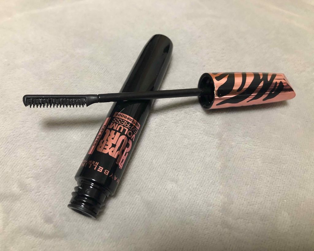 ボリューム エクスプレス ハイパーカール スパイキーコーム ウォータープルーフ/MAYBELLINE NEW YORK/マスカラを使ったクチコミ(1枚目)