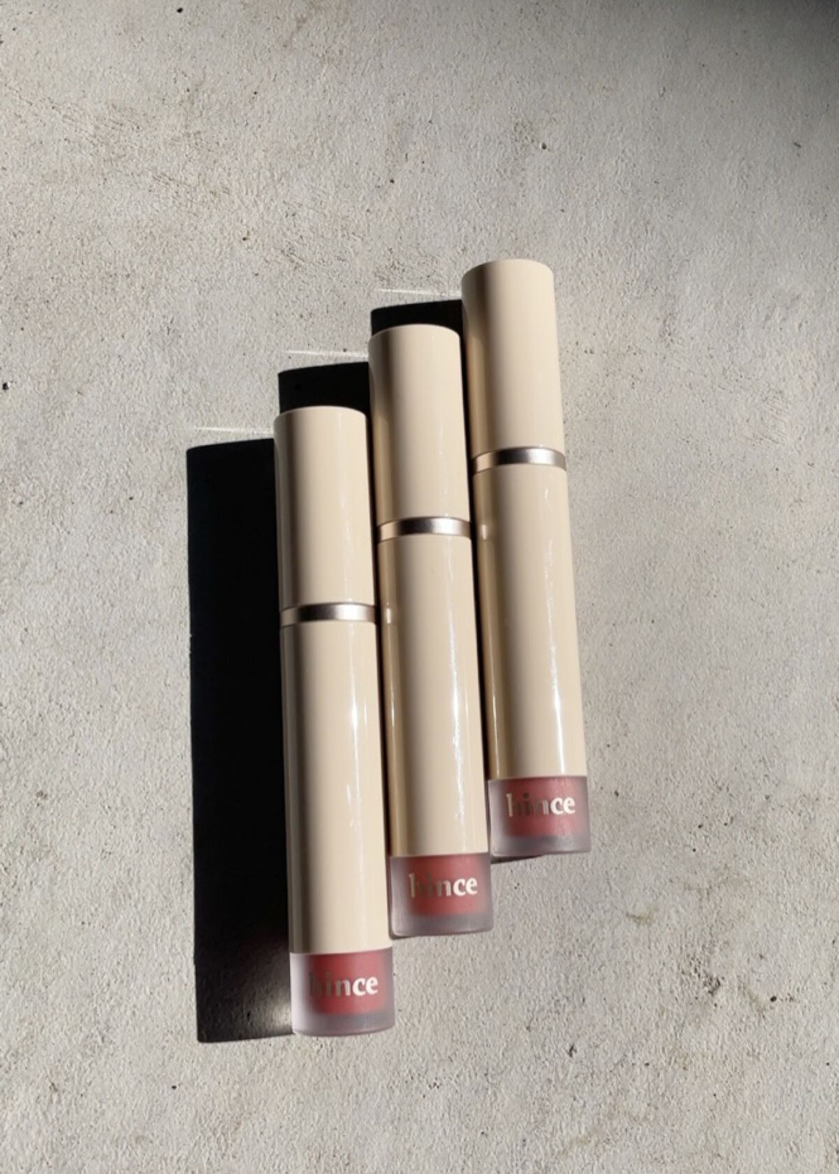 スリムフィットリキッドベルベット LV002 フローレッセンス/hince/口紅を使ったクチコミ（2枚目）