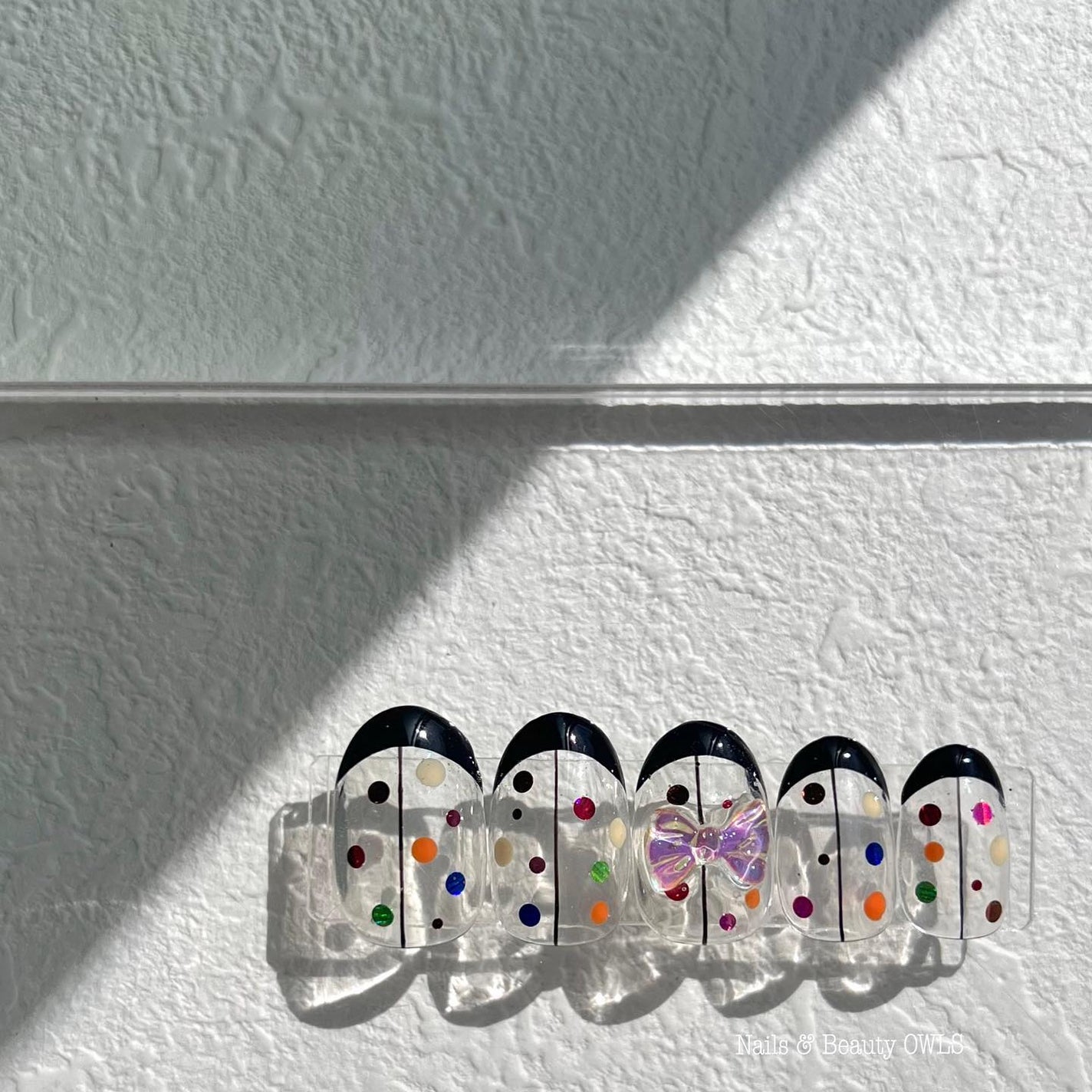 ぴよこれいと あうるす on LIPS 「私が黒を使うのは、なかなか珍しいはず、、、。いつもネイビーやブ..」(3枚目)