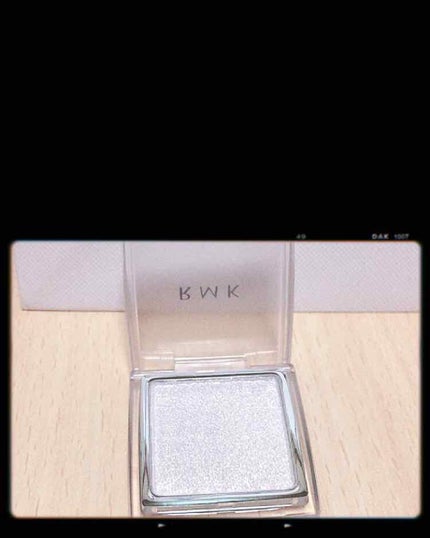 インジーニアス パウダーアイズ N/RMK/単色アイシャドウを使ったクチコミ(2枚目)