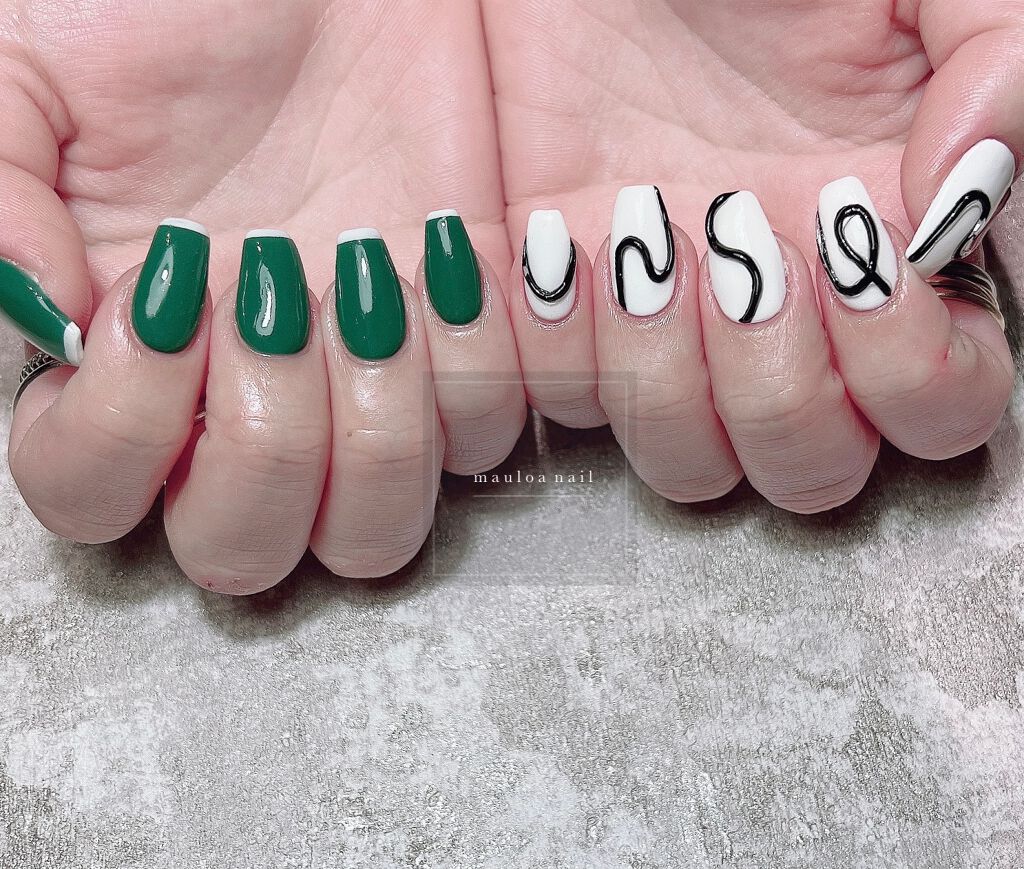 #フレンチネイル,#ネイル,#アートネイル,#春ネイル,#ミラーアートネイル,#グリーンネイル,#フレンチネイル,#うねうねネイル,#ミラーネイル,#手書きアートネイル,#カジュアルネイル,#刺繍ネイル,#ミラーネイル,#シルバーアクセネイル,#春ネイル,#天王寺ネイルのネイルデザイン