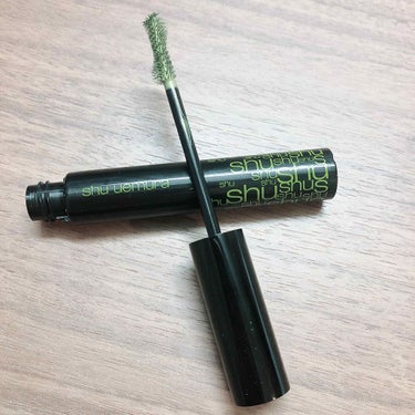 shu uemura ブローアンリミテッドのクチコミ「6/19に発売となった眉毛・まつげ用マスカラをやっと購入してきました♡

色味は全部でイエロー.....」（2枚目）