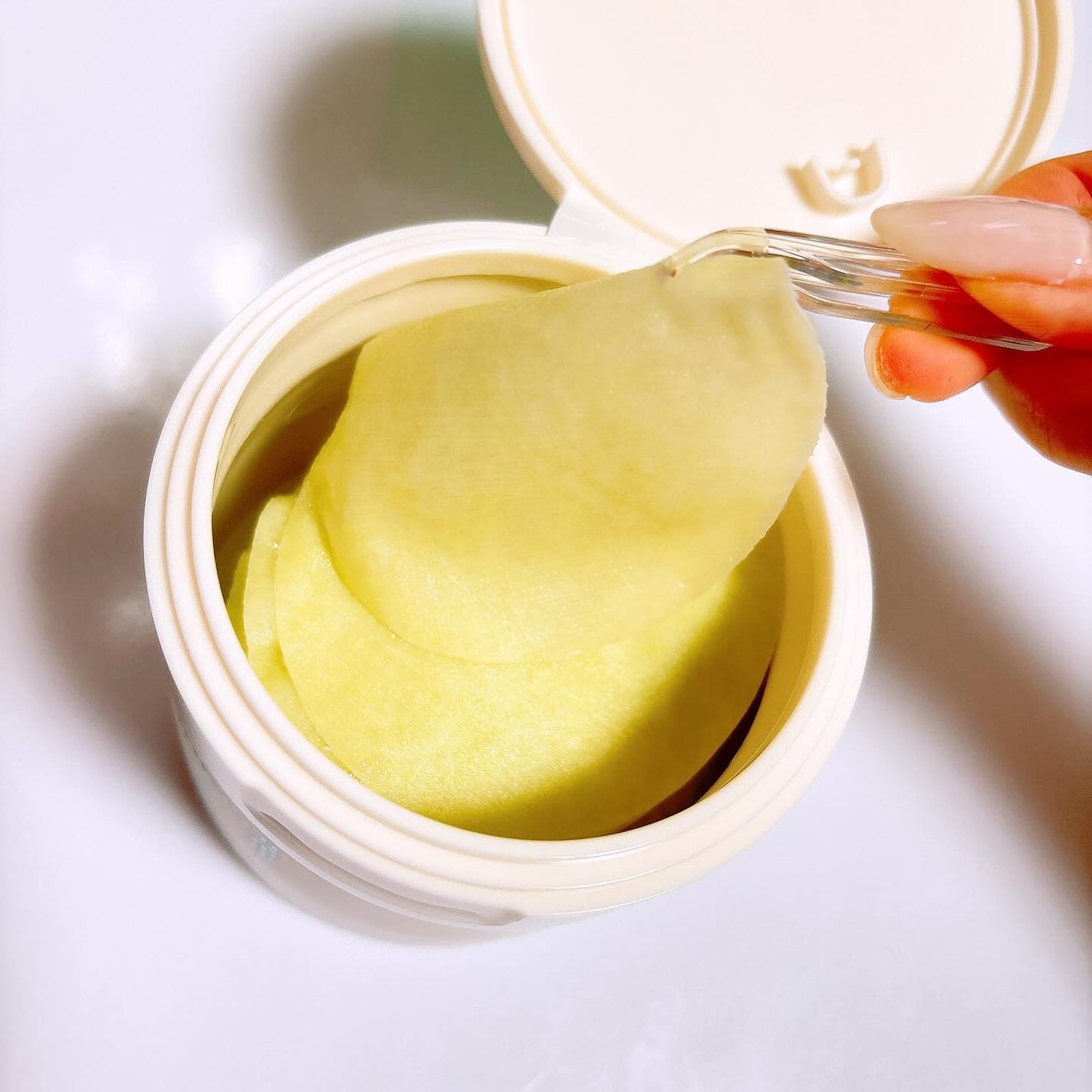 LENA on LIPS 「.▷イニスフリー(@innisfreejapan)
レチノール..」(3枚目)