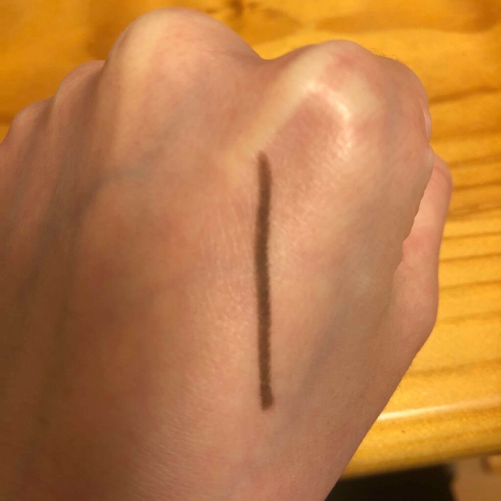 オルビス ペンシルアイライナーのクチコミ「こんばんは🌃今日はオルビスのペンシルアイライナーのブラウンを紹介したいと思います
こちらはブラ.....」（2枚目）