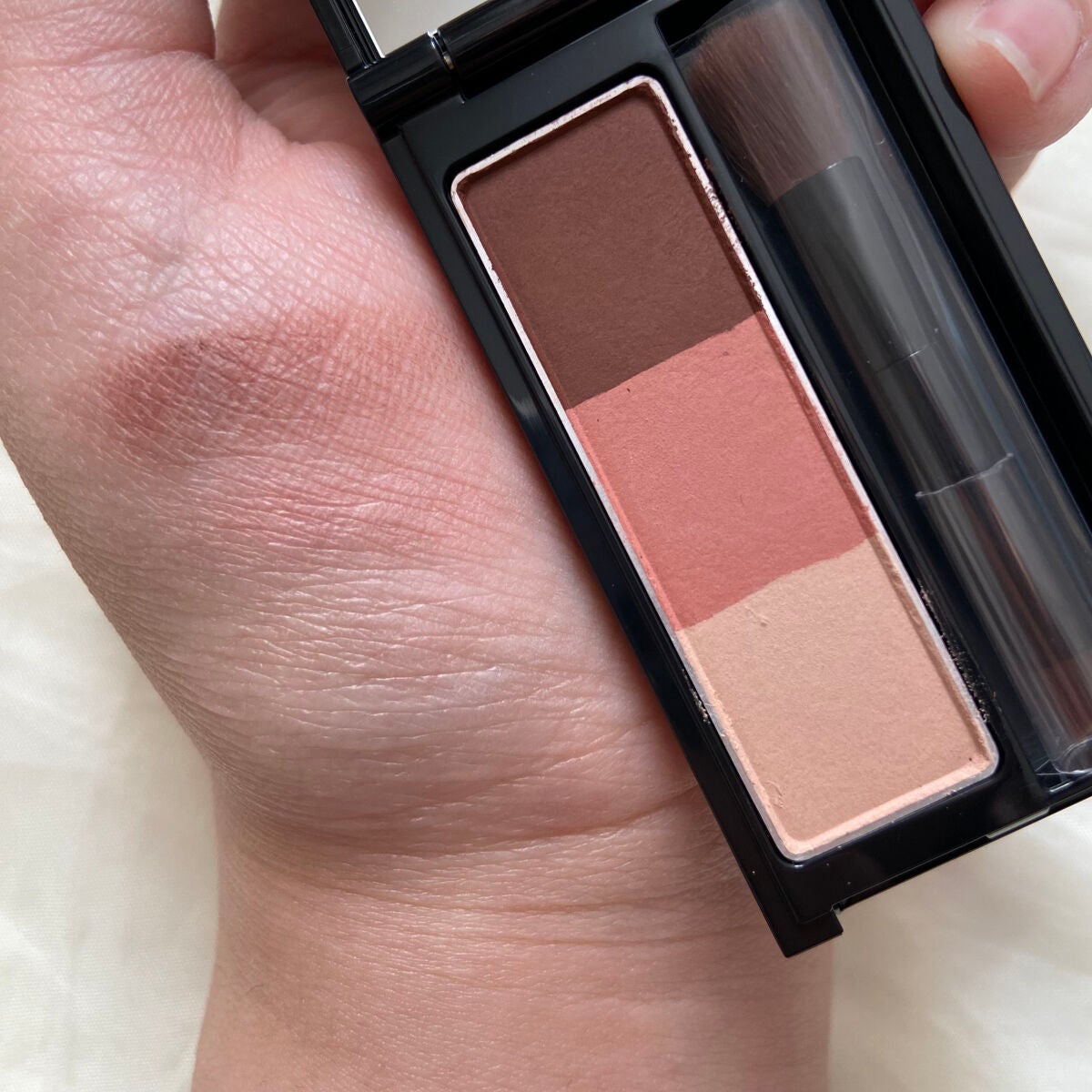 ケイト デザイニングアイブロウ3D/KATE/パウダーアイブロウを使ったクチコミ(2枚目)