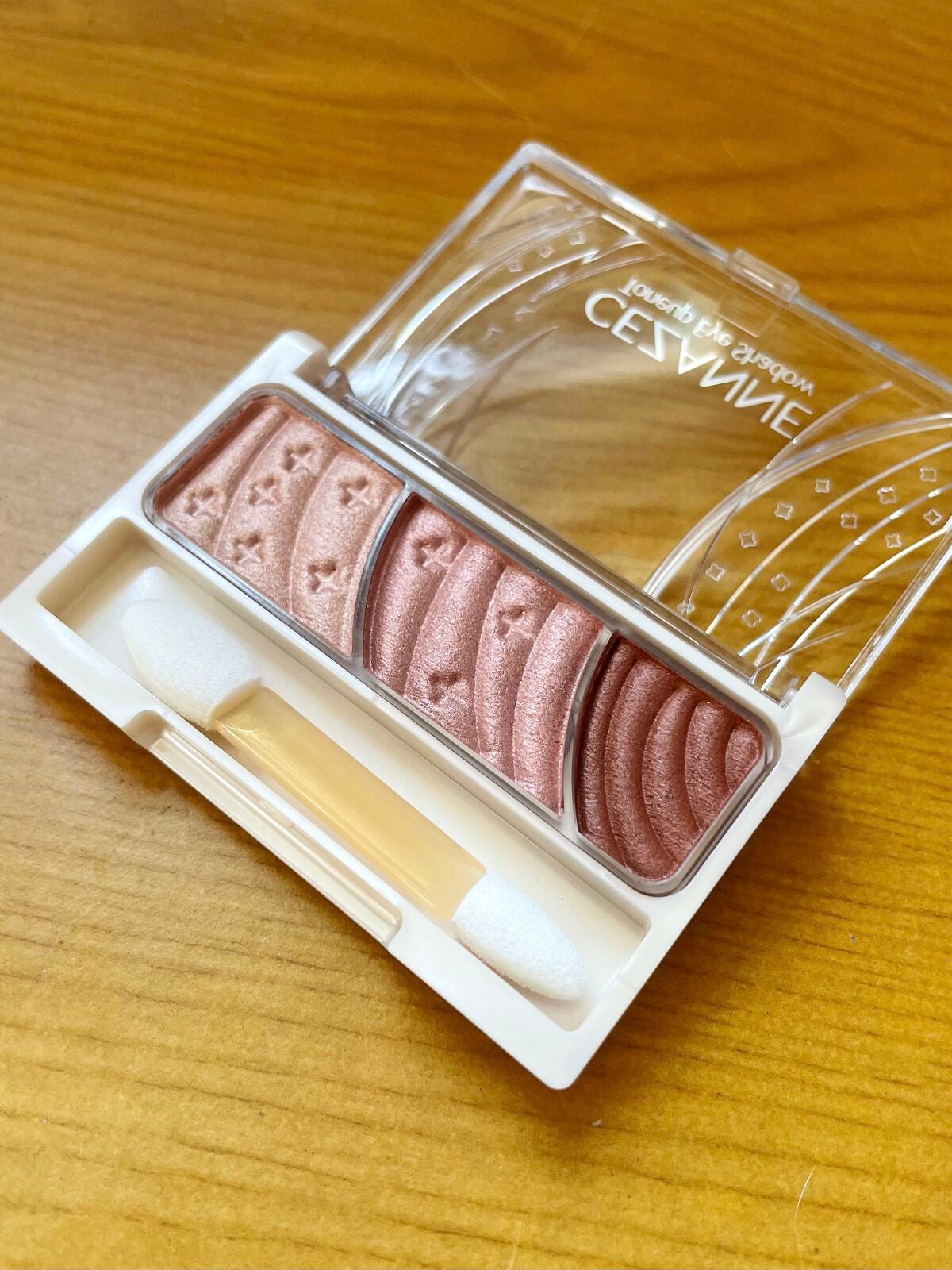 トーンアップアイシャドウ/CEZANNE/アイシャドウパレットを使ったクチコミ(2枚目)