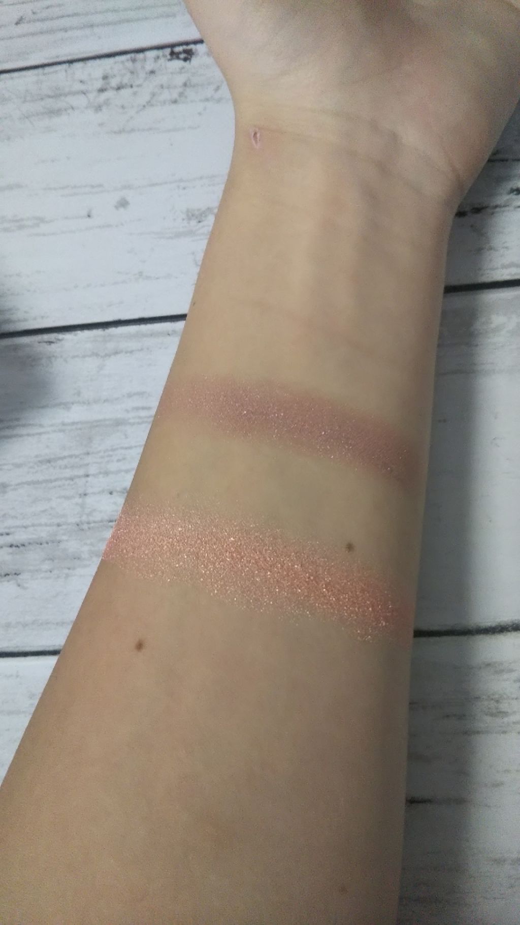 UR GLAM　POWDER EYESHADOW/U R GLAM/単色アイシャドウを使ったクチコミ（2枚目）