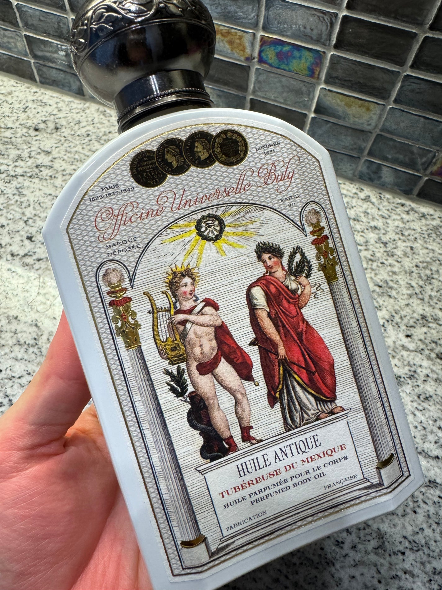 ユイル・アンティーク チュベローズ・デュ・メキシク/オフィシーヌ・ユニヴェルセル・ビュリー/ボディオイルを使ったクチコミ(2枚目)