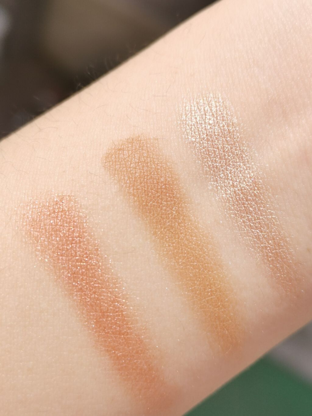 鹤盒盒盒盒 on LIPS 「みなさん,こんばんは。今回使っているアイシャドウは石田一帆のブ..」(4枚目)