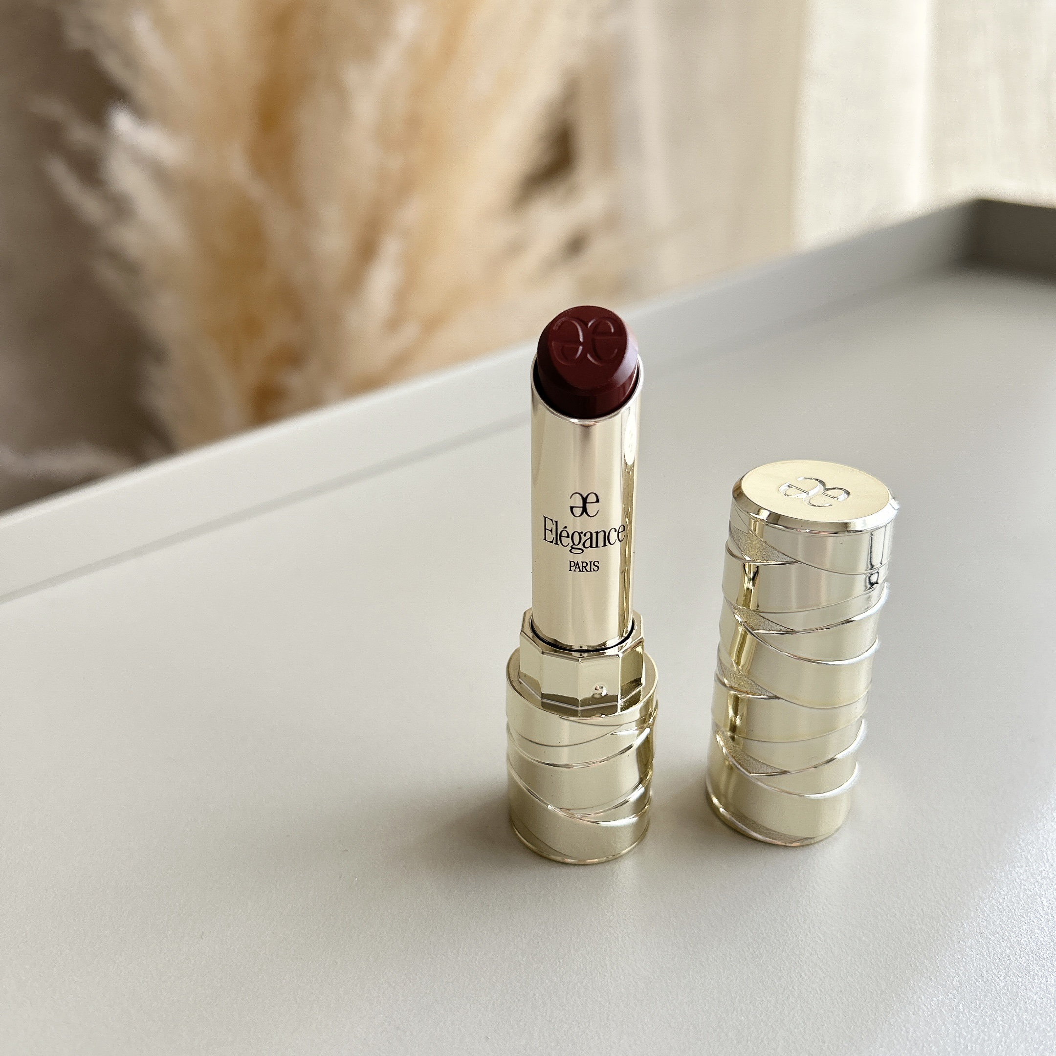 Elégance ルージュ クラジュールのクチコミ「今日はエレガンス☺️
このアイシャドウ、スモーキーな色味だけど、キラキラのラメ感が冬っぽくて綺.....」（1枚目）