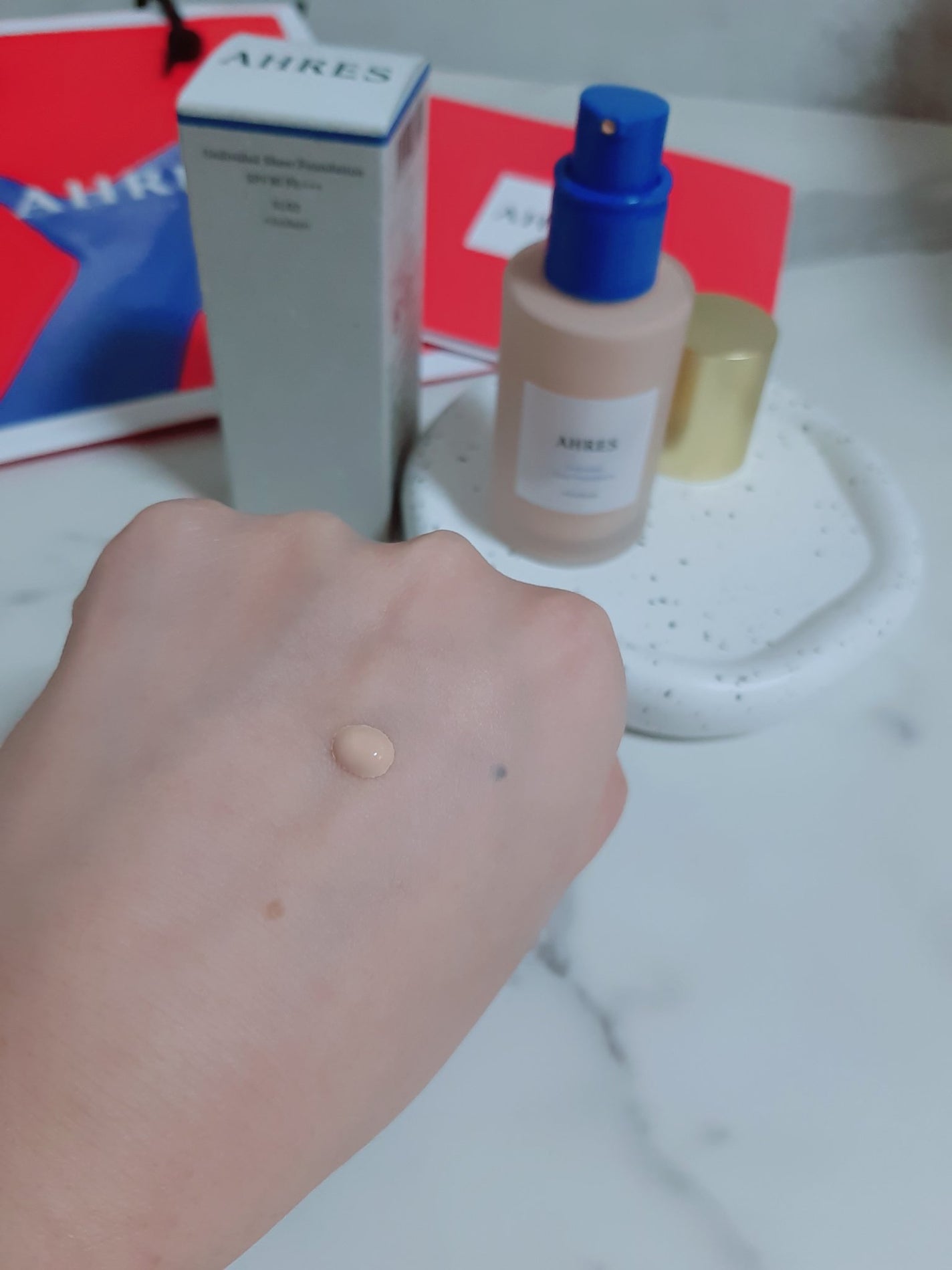 アンディヴァイデッド シアーファンデーション/アーレス/リキッドファンデーションを使ったクチコミ(5枚目)