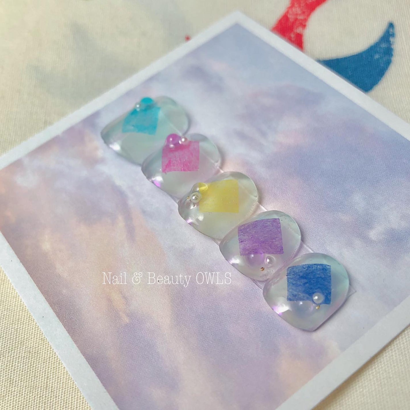 ぴよこれいと あうるす on LIPS 「🌈♦️🔸🔷🌈#カラフルネイル#colorfulnails#ワン..」(2枚目)