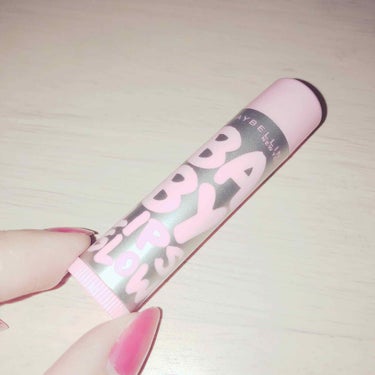 MAYBELLINE  BABY LIPS
リップクリーム 
カラー → ピンクグロウ 01番

これを塗ると唇の血行が良くなって
物理的に血色がよくなります🥺
リップ自体の色は本当に薄いリップで
学校