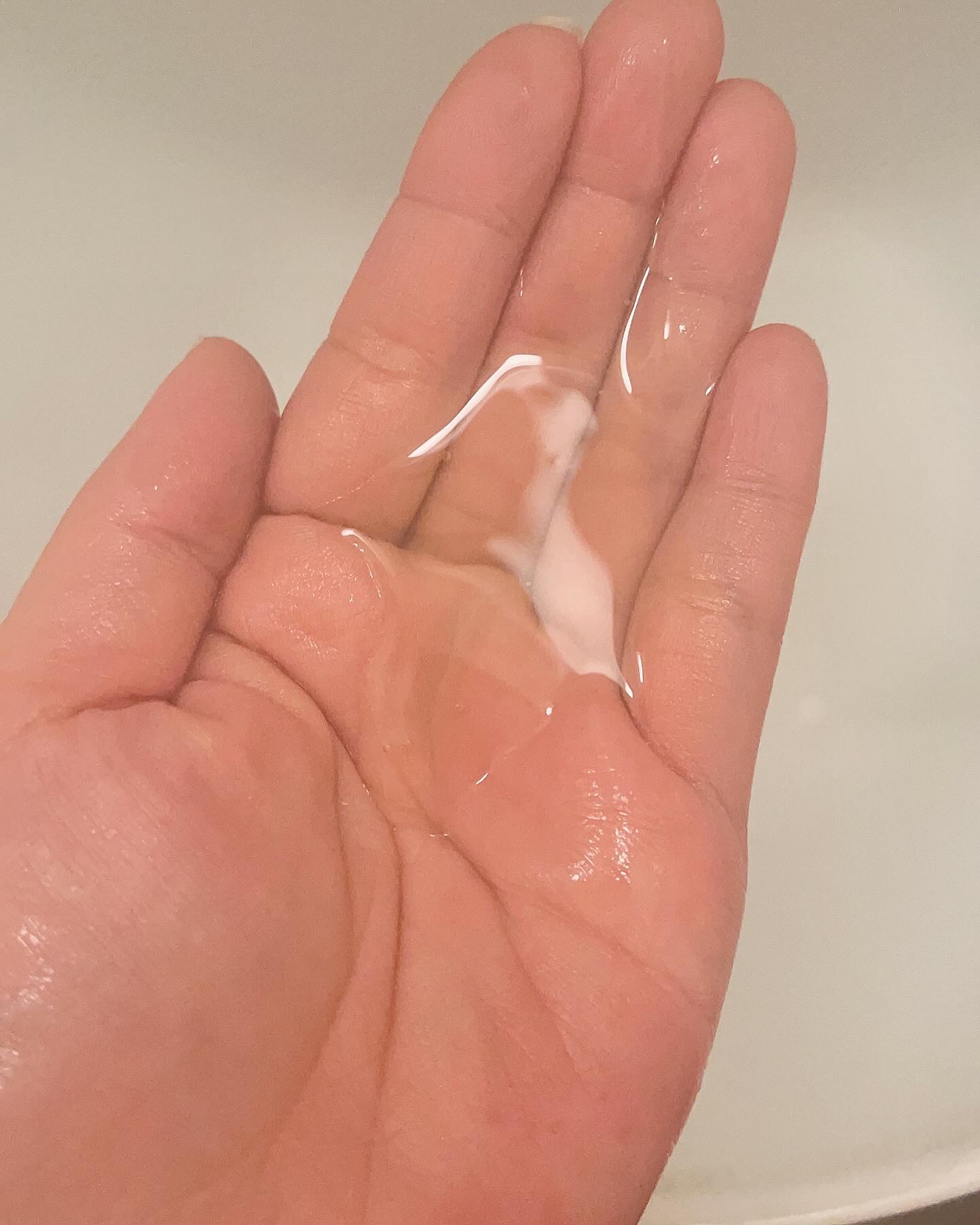 ナイトコラーゲンシャンプーミッドナイトフォレスト/treecell/市販シャンプーを使ったクチコミ（2枚目）