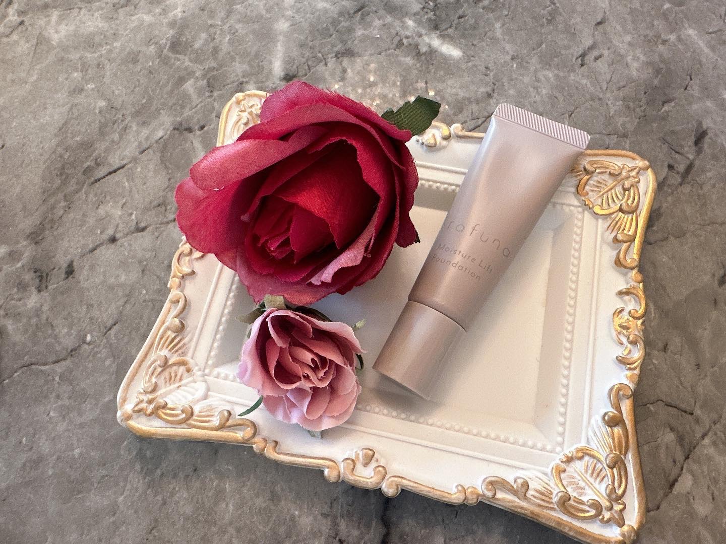 モイスチュアリフトファンデーション/rafuna/クリーム・エマルジョンファンデーションを使ったクチコミ（3枚目）