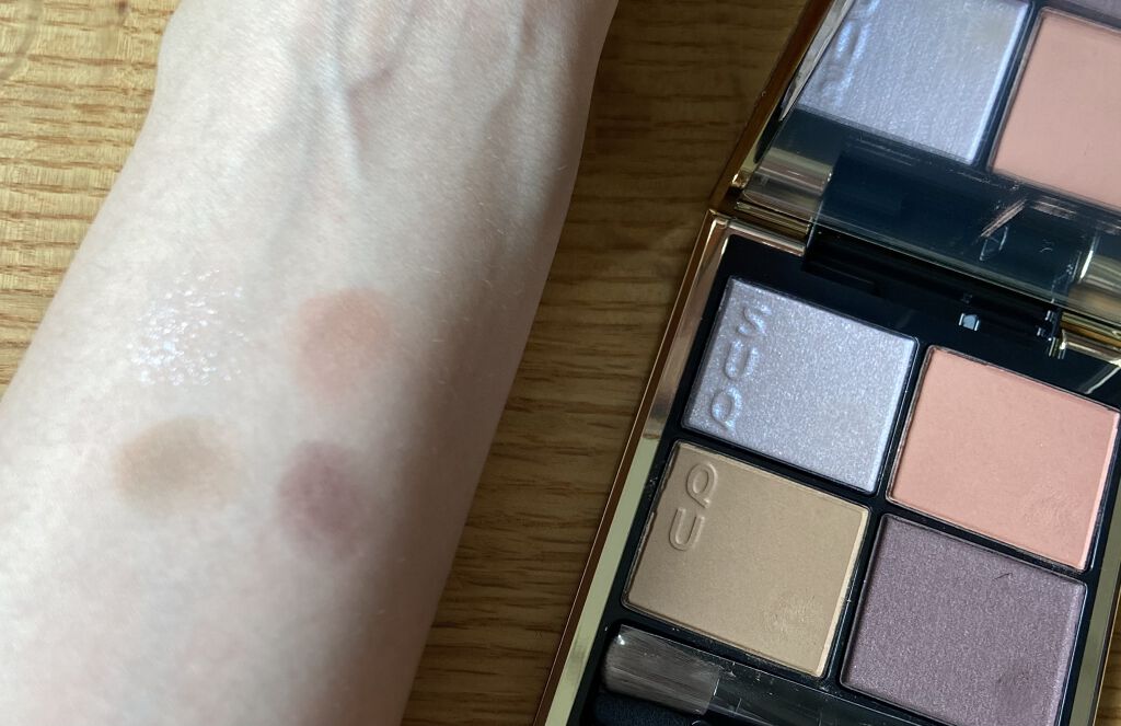 シグニチャー カラー アイズ 107 露桐（限定色）/SUQQU/アイシャドウパレットを使ったクチコミ（2枚目）