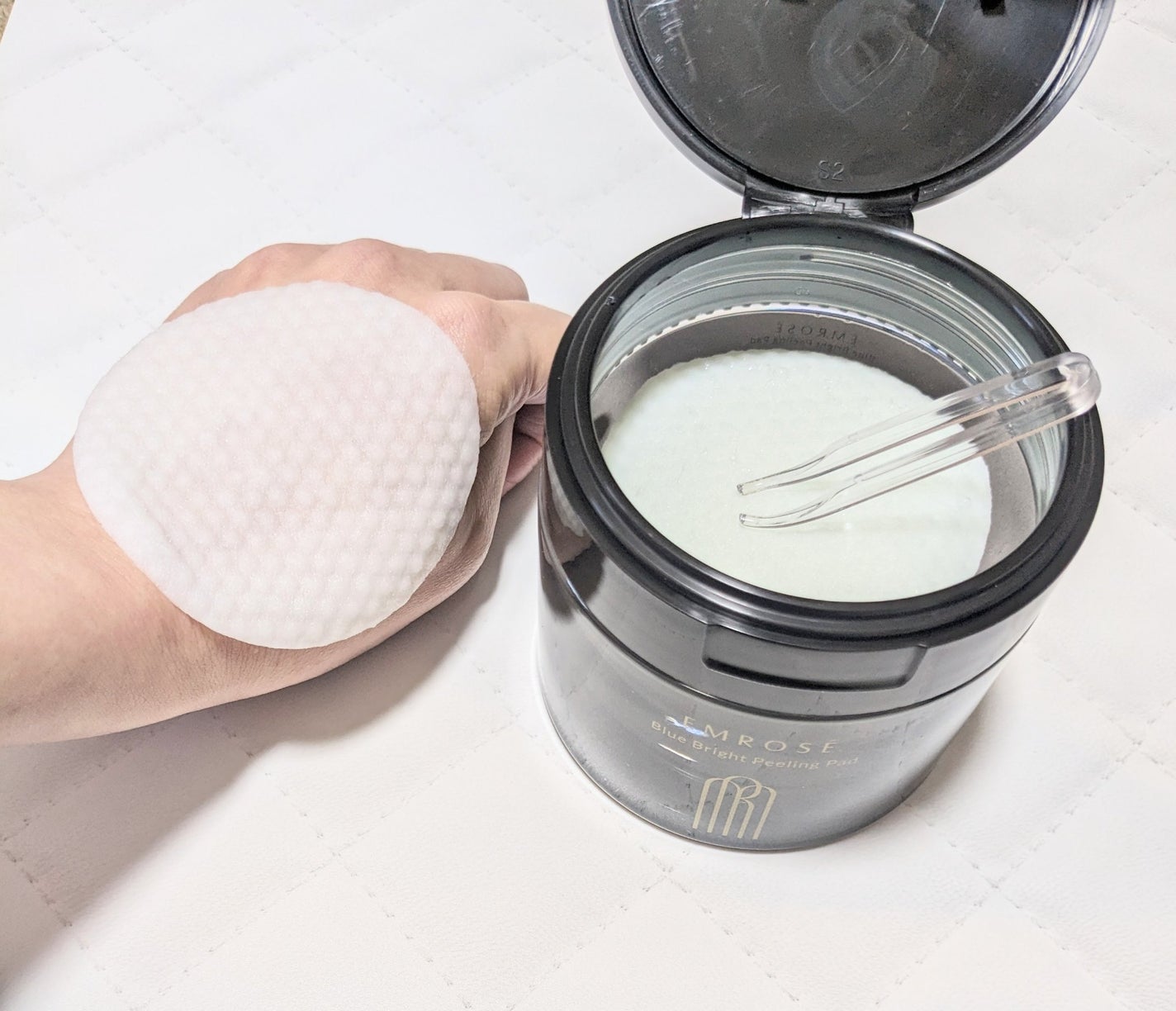 ブルーブライトピーリングパッド/EMROSÉ/トナーパッドを使ったクチコミ(4枚目)