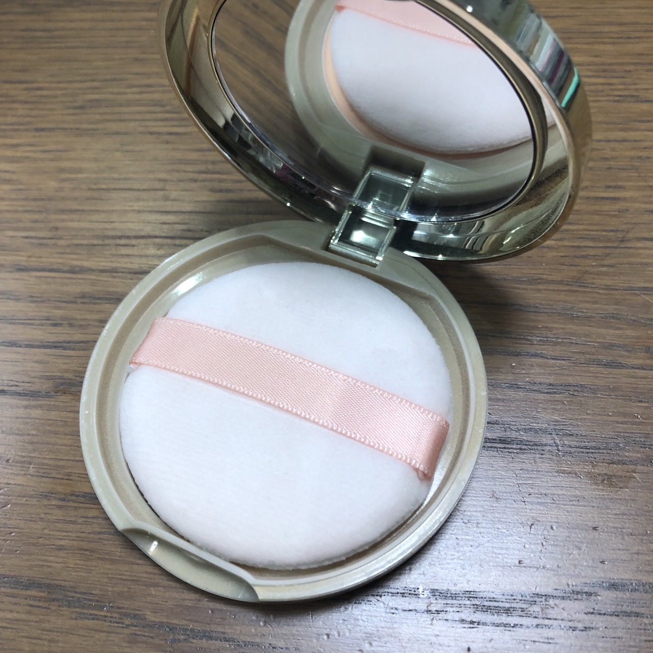 マシュマロフィニッシュパウダー MO マットオークル（旧パッケージ）/キャンメイク/プレストパウダーを使ったクチコミ（3枚目）