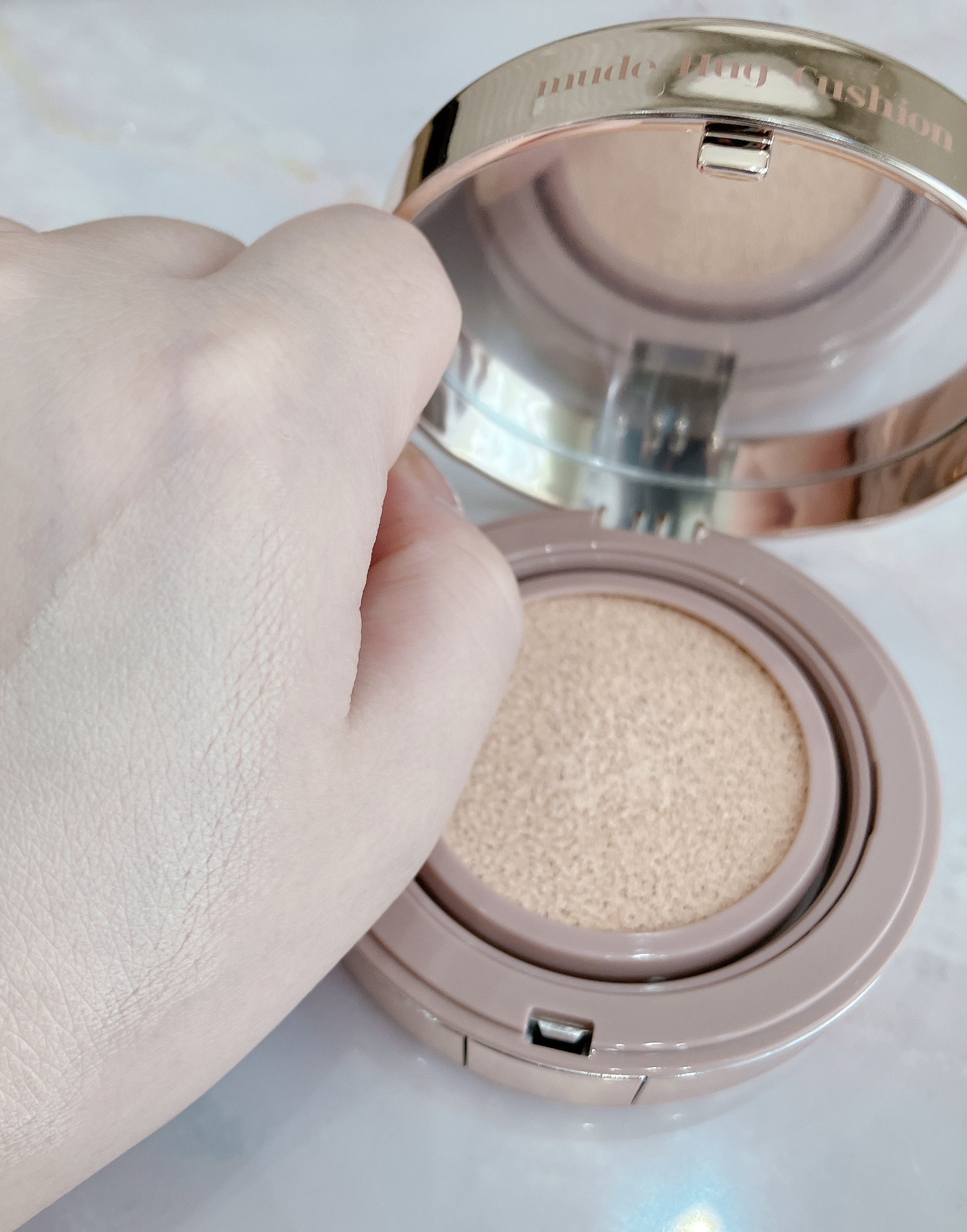 ハグクッション 19アイボリー/mude./クッションファンデーションを使ったクチコミ（2枚目）