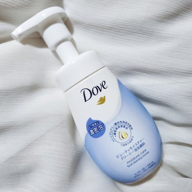 Dove 
ビューティモイスチャー クリーミー泡洗顔料


ワンプッシュでクリーミーな濃密泡◎
ふわふわでもっちりとした泡はキメが本当に細かい👀

しっとり感のある優しい洗い上がりで朝の洗顔にお気に入り