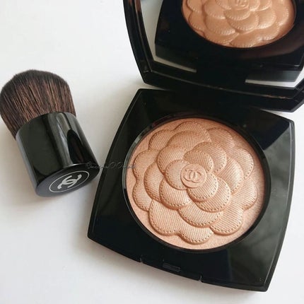 CHANEL レーヴドゥカメリア ハイライト シャネルハイライトフェイスパウダー 試してみた】レーヴ ドゥ カメリア CHANELの人気色