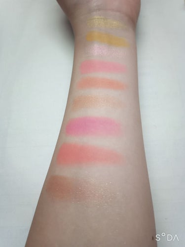 UR GLAM　BLOOMING EYE COLOR PALETTE/U R GLAM/パウダーアイシャドウを使ったクチコミ（3枚目）