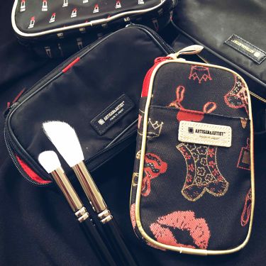 オンライン売れ済 【アルティザン&アーティスト】バニティポーチ 美品