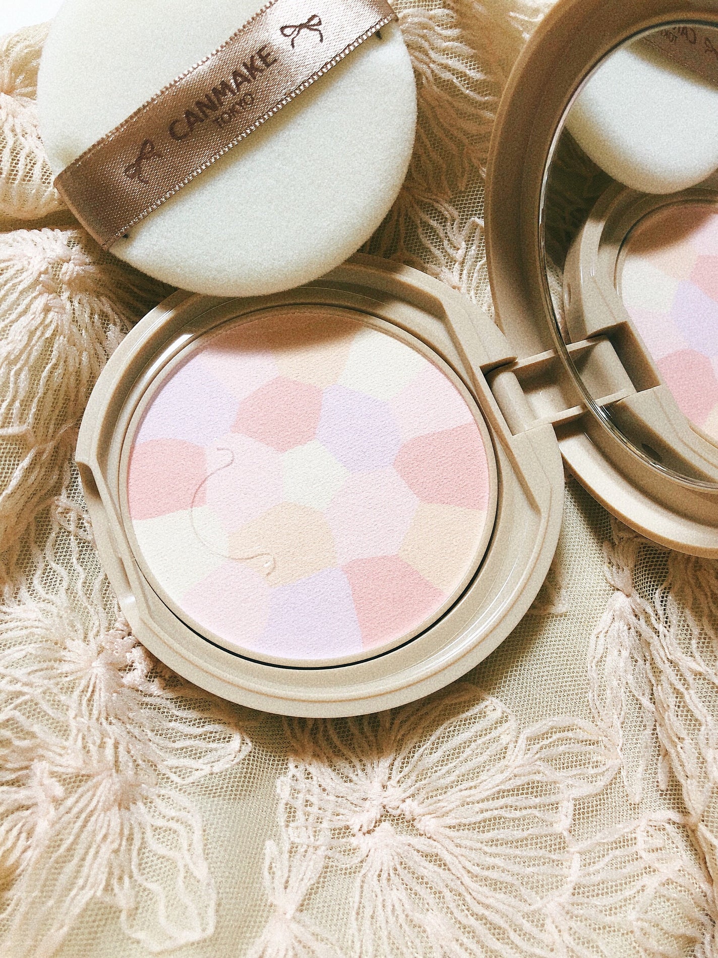 マシュマロフィニッシュパウダー ~Abloom~/キャンメイク/プレストパウダーを使ったクチコミ(4枚目)