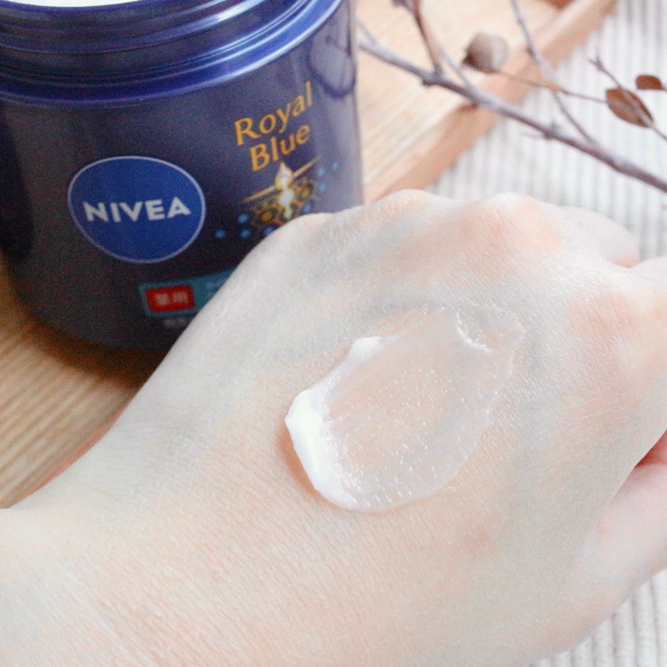 ニベア ロイヤルブルーボディクリーム うるおい密封ケア/ニベア/ボディクリームを使ったクチコミ(5枚目)