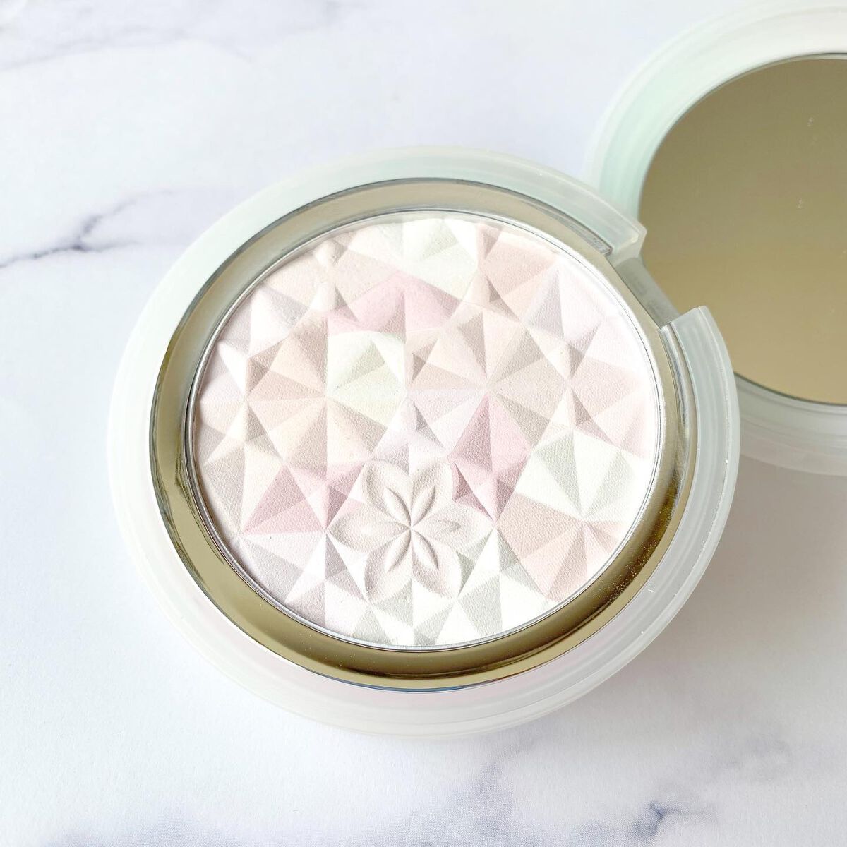 AQ オーラ リフレクター/DECORTÉ/プレストパウダーを使ったクチコミ(8枚目)