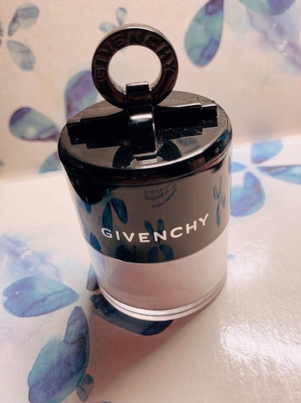 vickybaby on LIPS 「GIVENCHYパウダー実際これはプリズム・リーブル01のミニ..」(1枚目)