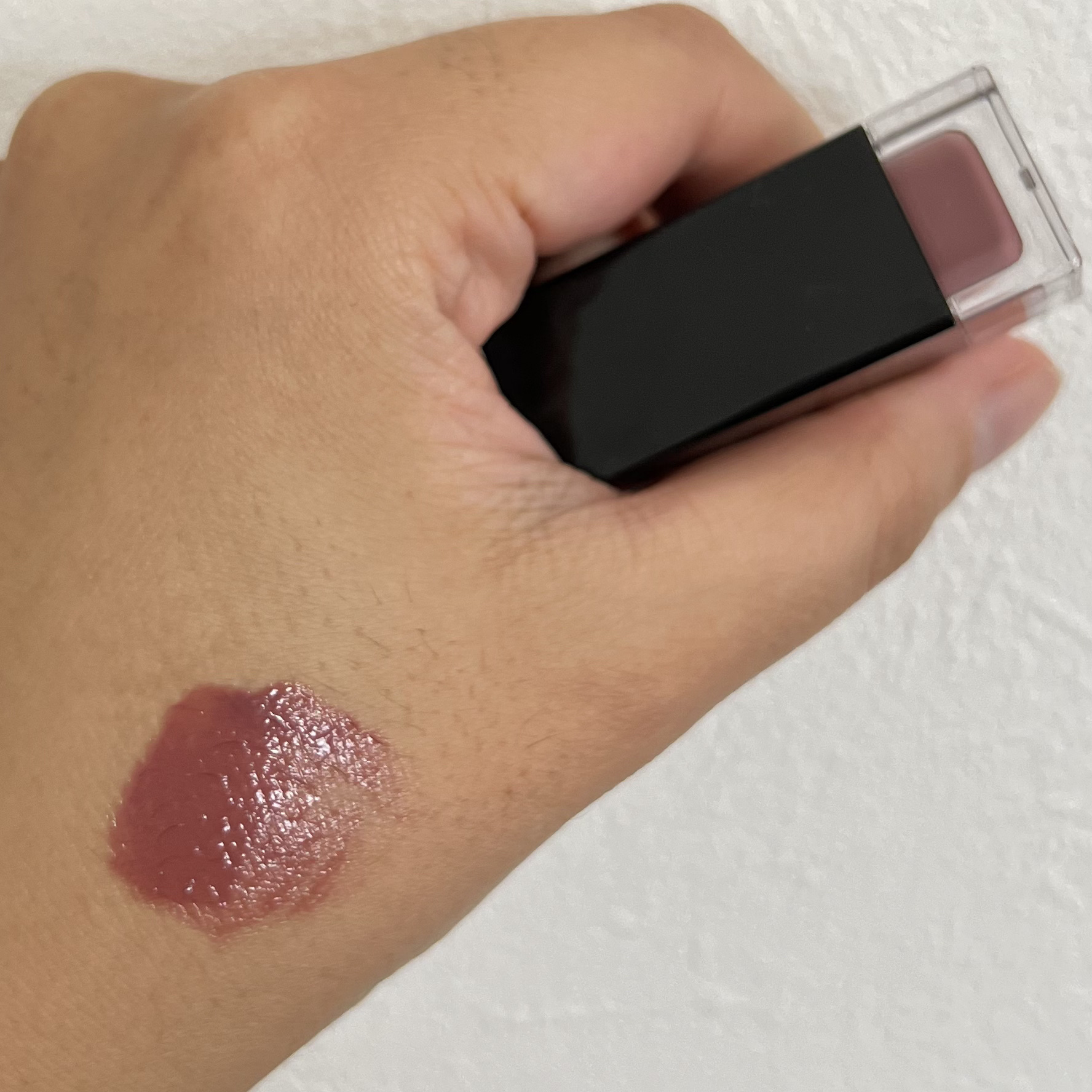 コンフォート リップ フルイド グロウ 07 花曇 -HANAGUMORI/SUQQU/口紅を使ったクチコミ（2枚目）