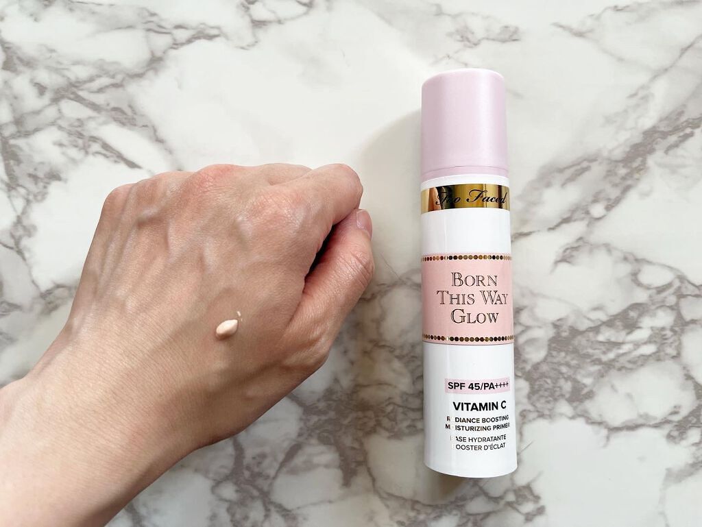 ボーン ディス ウェイ グロウ モイスチュアライジング メイクアップ プライマー/Too Faced/化粧下地を使ったクチコミ（2枚目）