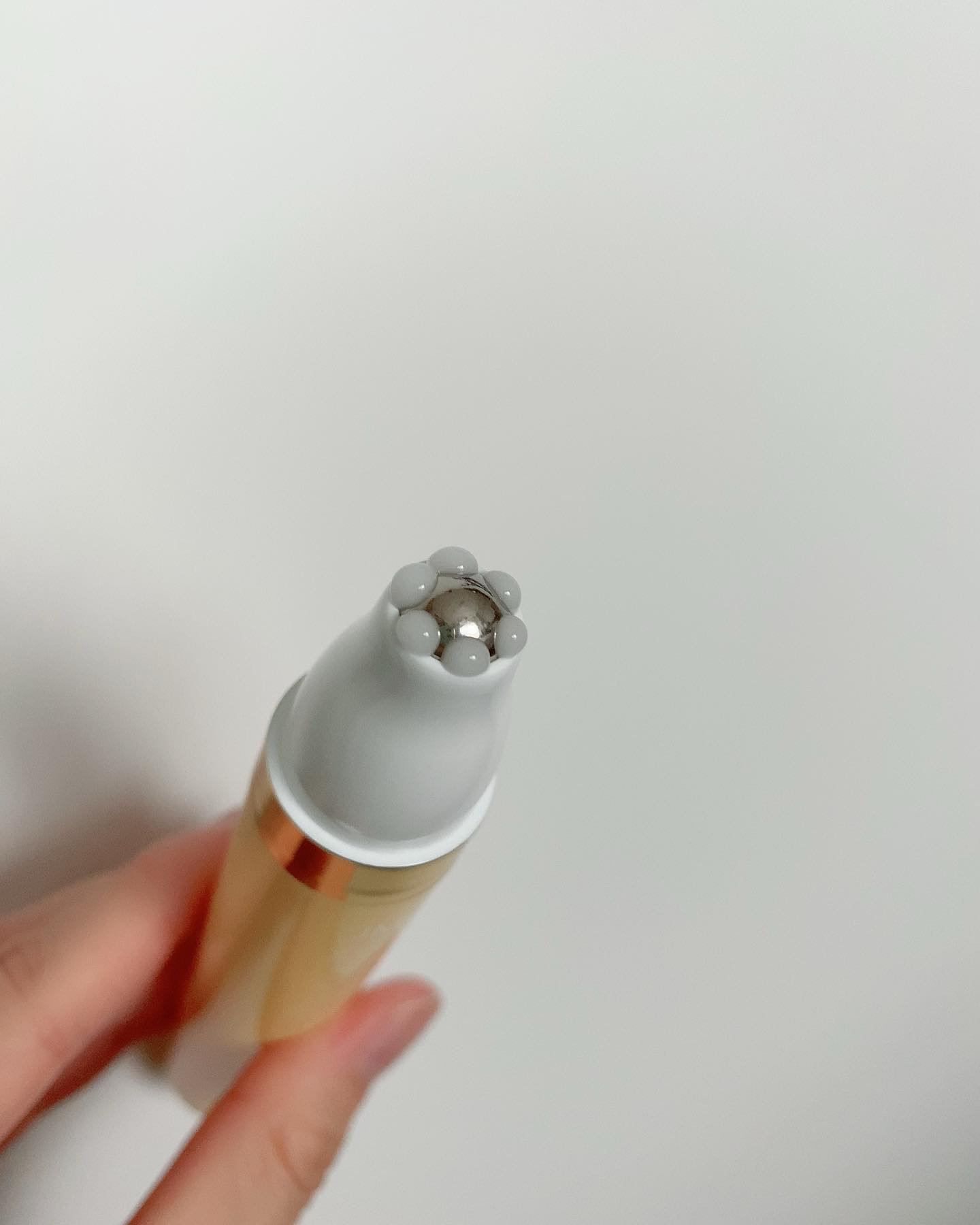 V9ビタミンアンプルロールオンアイクリームクリア/JMsolution/アイケア・アイクリームを使ったクチコミ（3枚目）