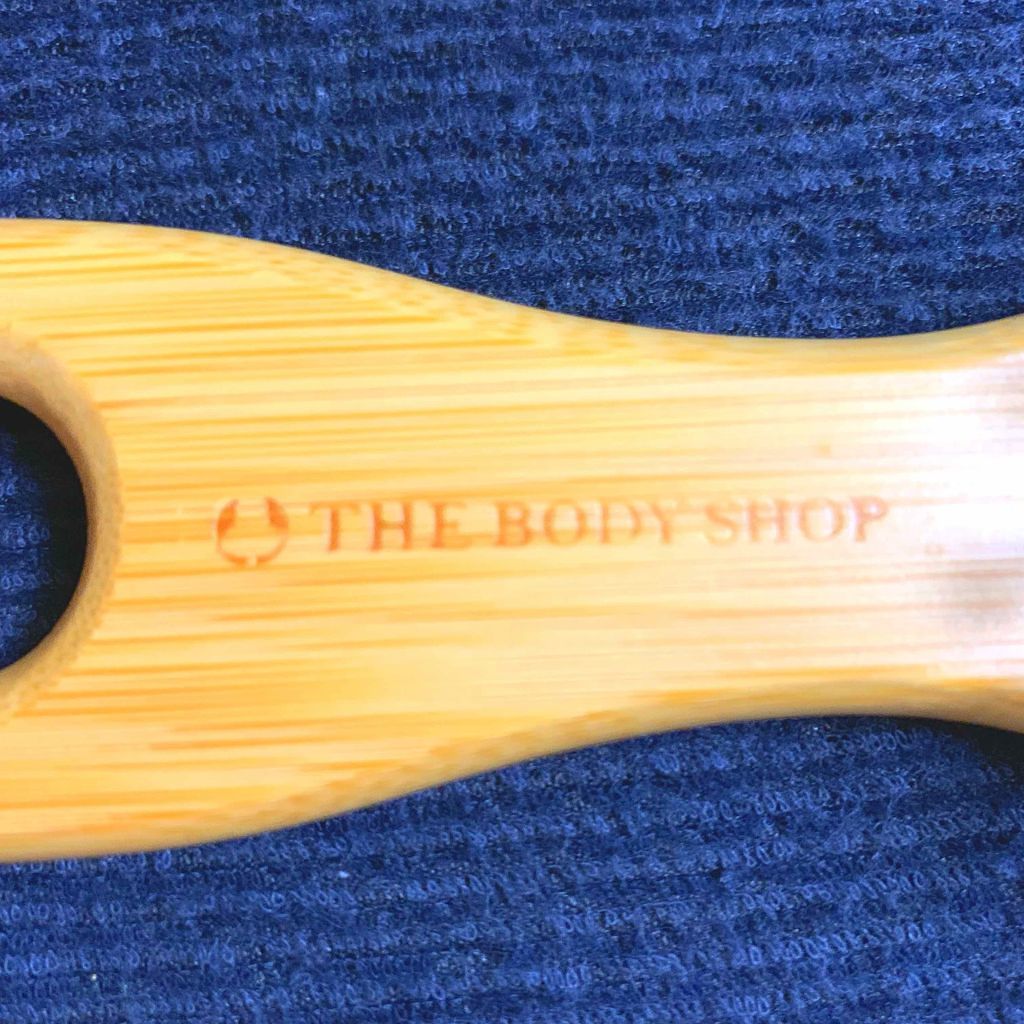 クッション ウッドピン ヘアブラシ/THE BODY SHOP/ヘアブラシを使ったクチコミ(2枚目)