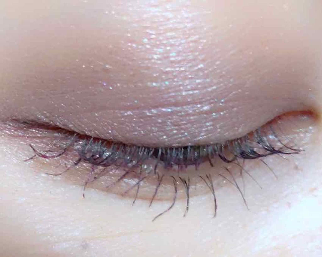 ダズルシャドウ フィール ザ フィーバー/M・A・C/単色アイシャドウを使ったクチコミ（3枚目）