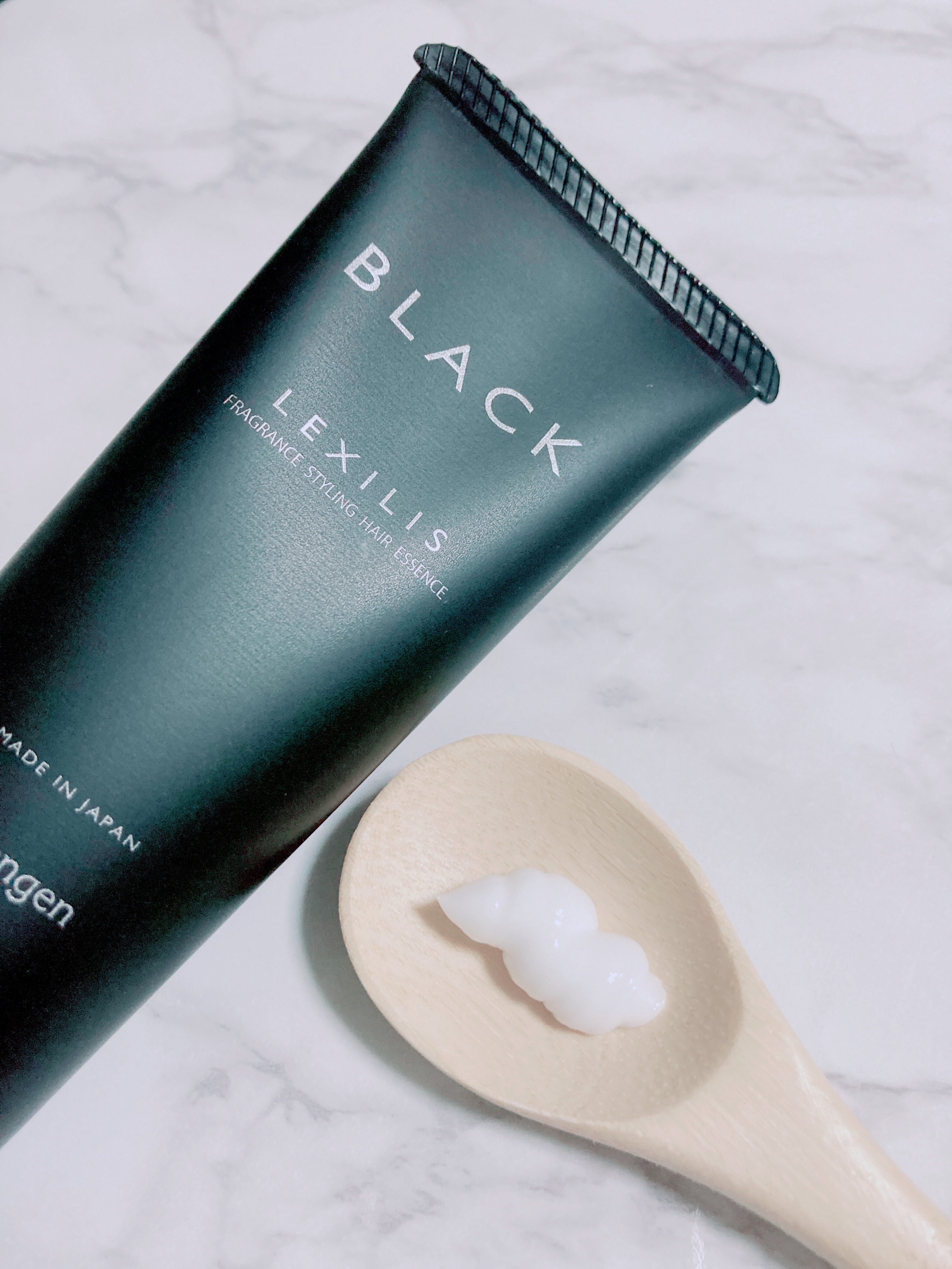 ブラック フレグランス スタイリング ヘアエッセンス/LEXILIS/アウトバストリートメントを使ったクチコミ（3枚目）