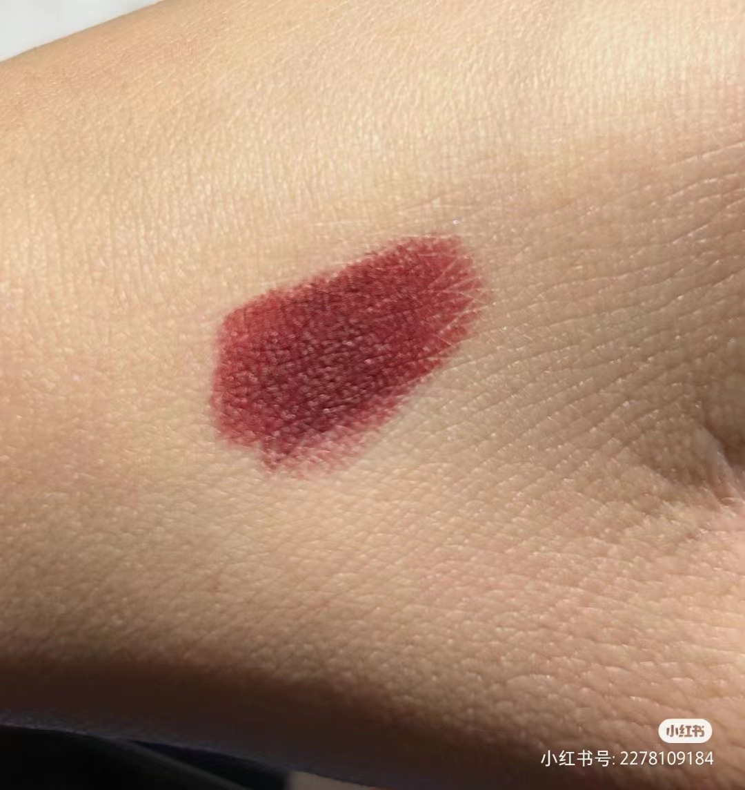 ルージュ アリュール ヴェルヴェット エクストレム 130 ルージュ オブスキュール/CHANEL/口紅を使ったクチコミ（1枚目）