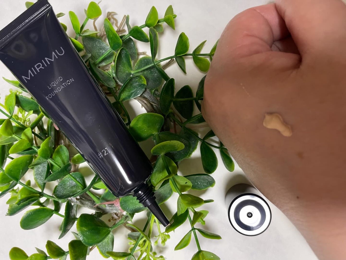 ぱすかる on LIPS 「少量で伸びが良くマットな感じ。写メの量だとちょっと多いかも。※..」(2枚目)