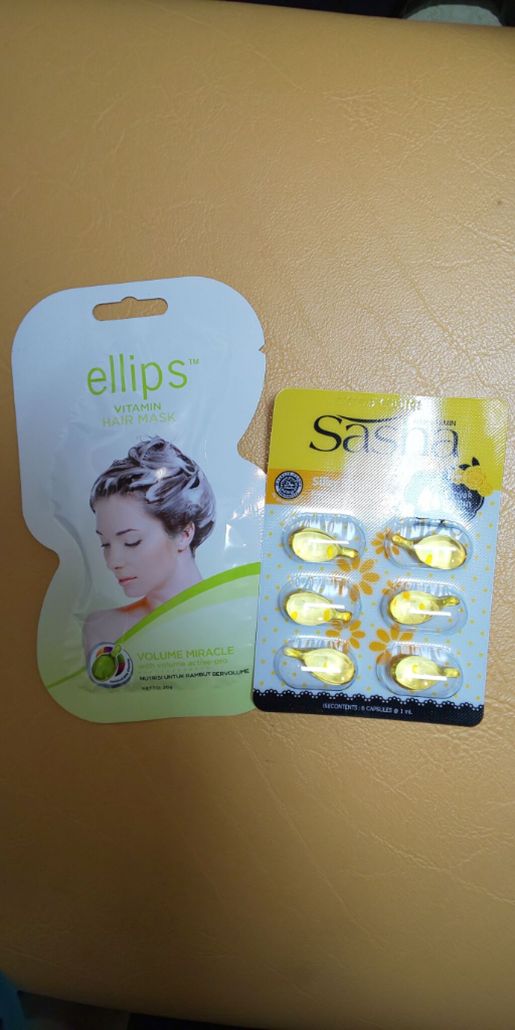 ellips ヘアーマスク【ボリュームミラクル】のクチコミ「こちらはキャンドゥで購入したエリップスのヘアマスクのレビューです。
私はショートヘアーなのでこ.....」（3枚目）