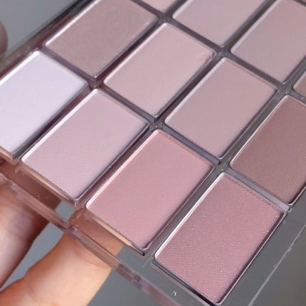 ソフトブラーリングアイパレット/wakemake/アイシャドウパレットを使ったクチコミ(3枚目)