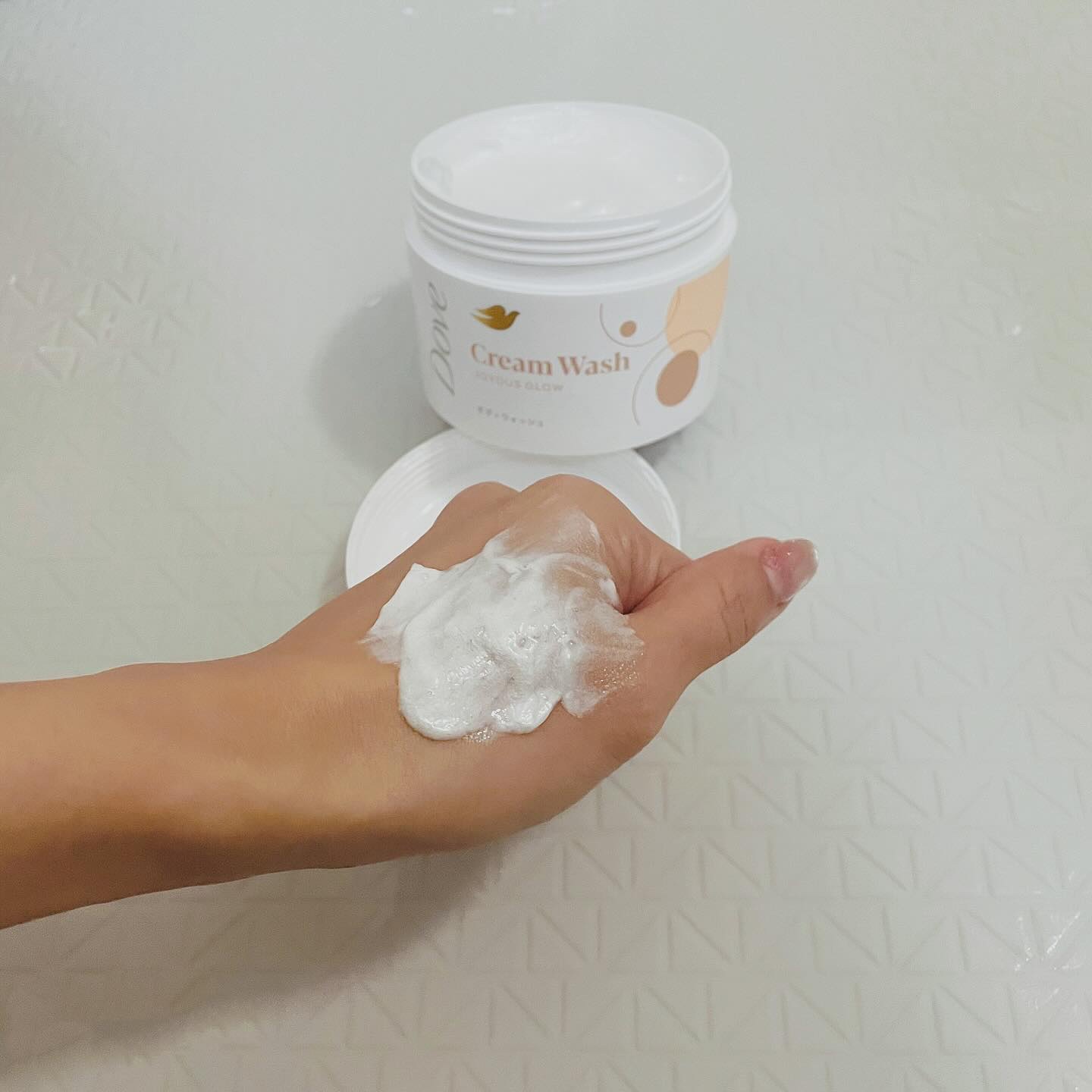 ダヴ クリームボディウォッシュ コンフォートモイスチャー/ダヴ/ボディソープを使ったクチコミ（3枚目）