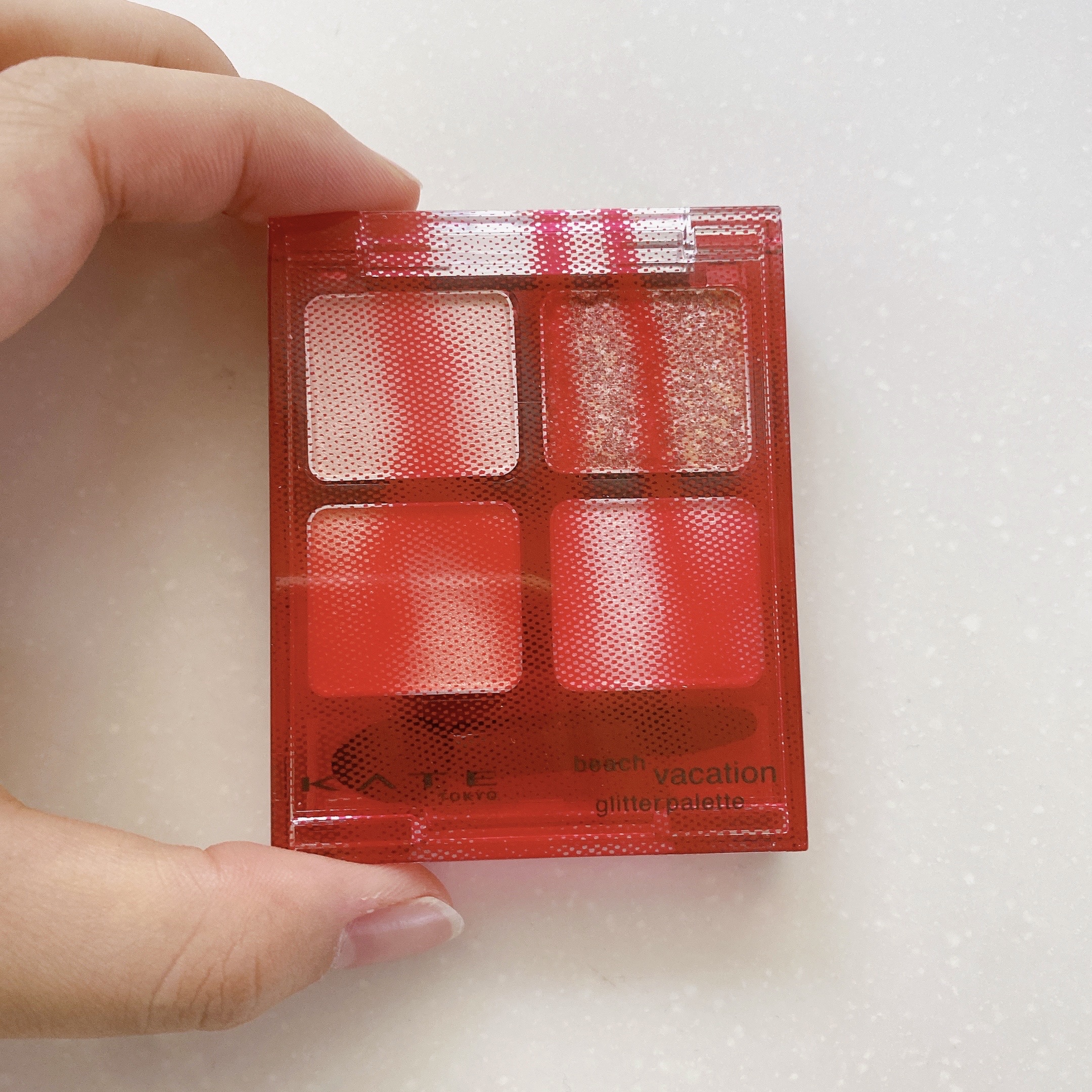 ビーチバカンスグリッターパレット EX-1ピンキーサンライズ：日の出時間にピンク色に染まる海/KATE/アイシャドウパレットを使ったクチコミ（2枚目）