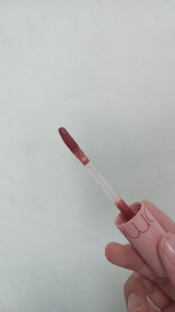 ジューシーラスティングティント/rom&nd/リップティントを使ったクチコミ（2枚目）